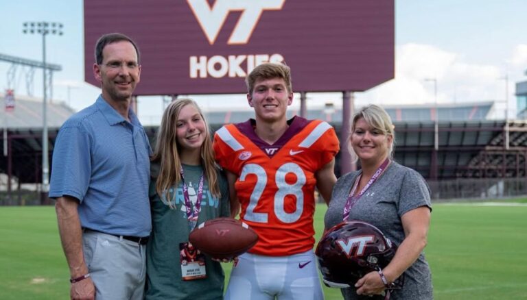 Norte Dame Kicker Mitch Jeter with his parents Andrew and Stacy and sister Morgan