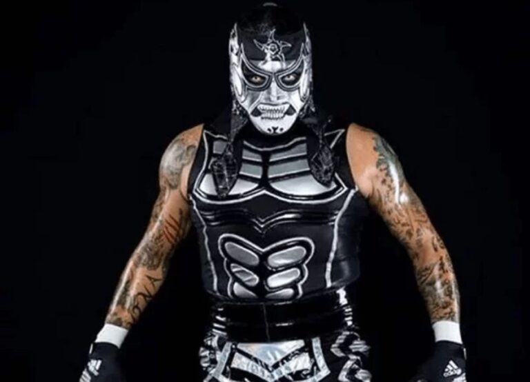 Penta’s WWE Debut Brings Tears to His Wife and Daughter’s Eyes