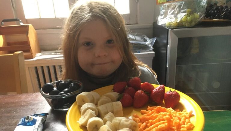 Amalia Weinstein Pictured With Her Breakfast In 2020 In A Photograph Clicked By Her Father Jordan Weinstein