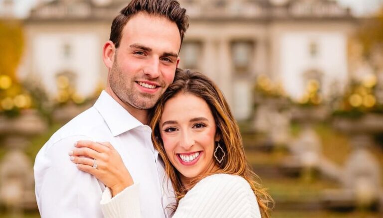 Katie Gaudraeu Pictured With Her Patner Devin Joyce During Their Pre-Wedding Photoshoot In December 2023