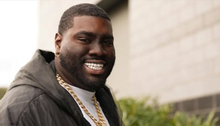 Mekhi Becton Is Not Married But Has A Girlfriend