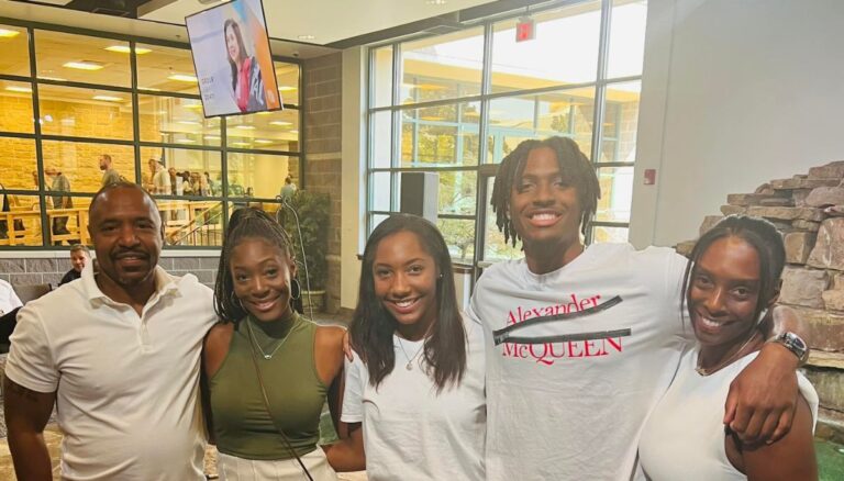 Tyrese Maxey with his parents and sisters
