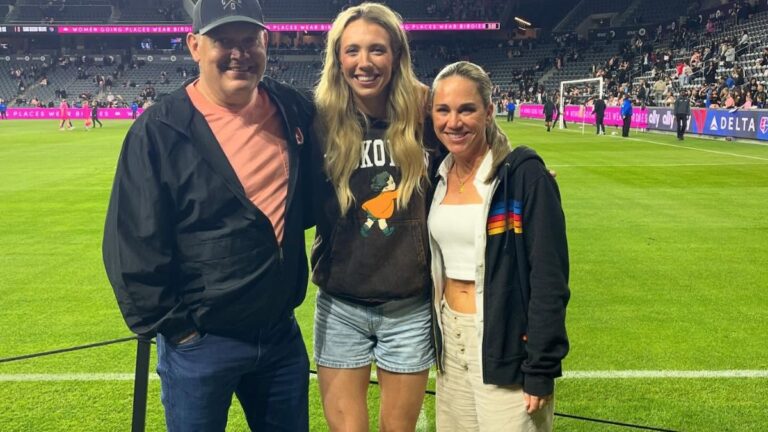 Lexie Hull comes from an athletic background with her father being a former basketball player