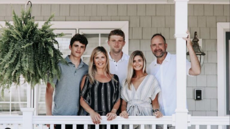 Peter DeBoer and his wife Susan have been happily married for over 28 years