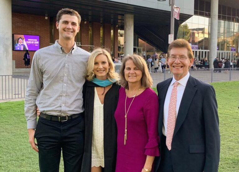 caroline hjelle parents