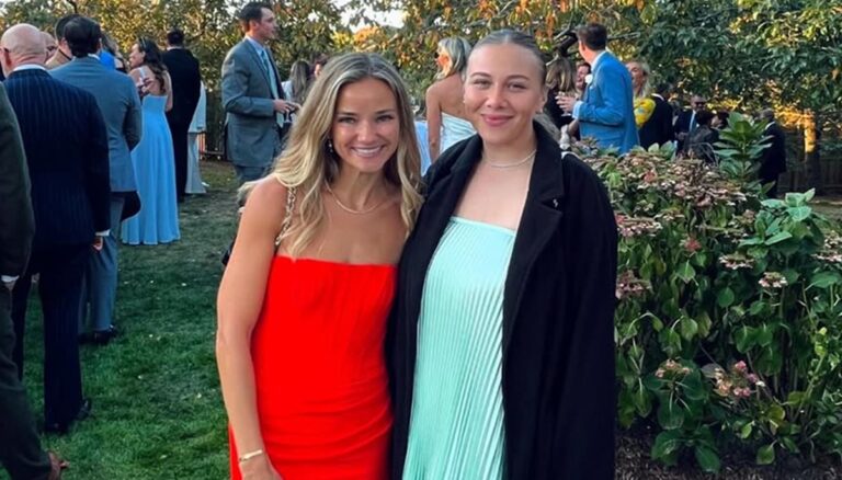 Amanda Anisimova Sister