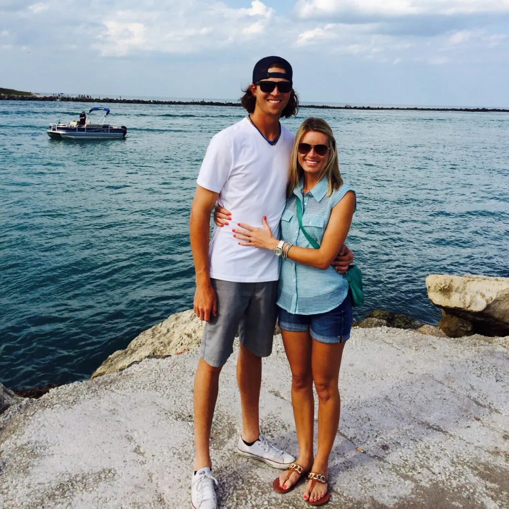 jacob degrom with his wife