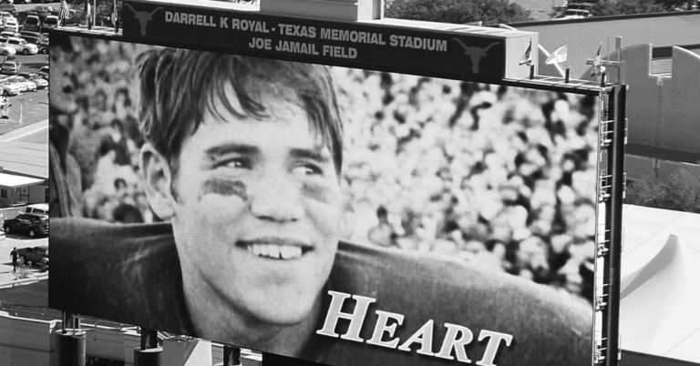 Texas Longhorn Star Freddie Steinmark Fights Cancer with Unshakable Courage After Leg Amputation, Inspiring a Nation from the Sidelines