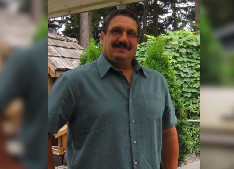 Tacoma Community Mourns Beloved Evergreen Lutheran Former Football Coach Mike Wedde, Who Passed Away, After a Courageous Battle with Alzheimer’s, Leaving His Children Behind