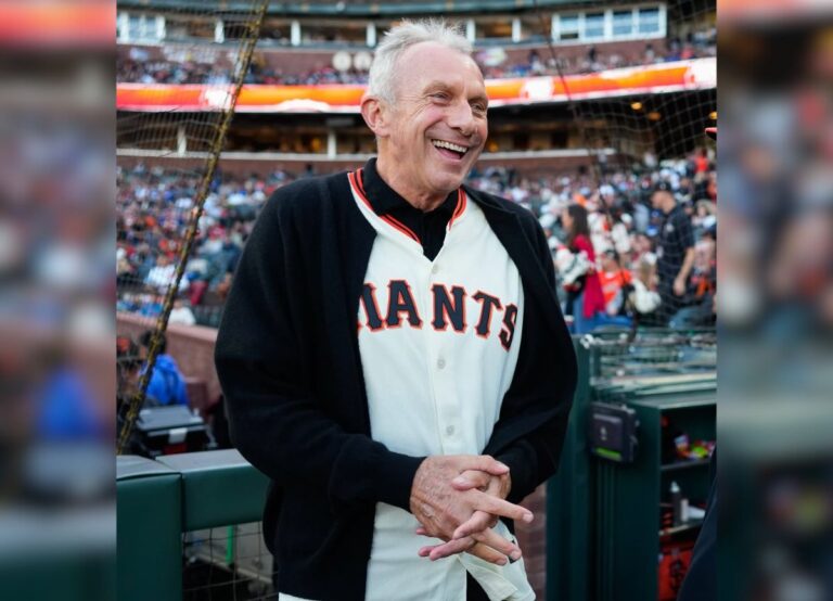 The NFL Icon Joe Montana’s Brief Marriages to Kim Moses and Cass Castillo, Featuring a Notorious Breakup Note, Set Against His Enduring Third Marriage and Legendary Career with Four Super Bowl Victories