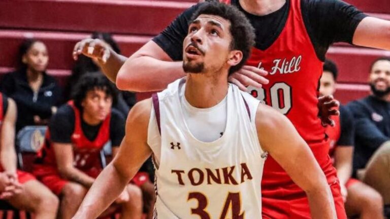 Antonio Fowler becomes all time leading scorer
