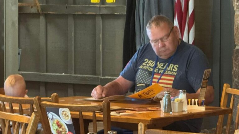 Adairsville child abuse Cracker Barrel