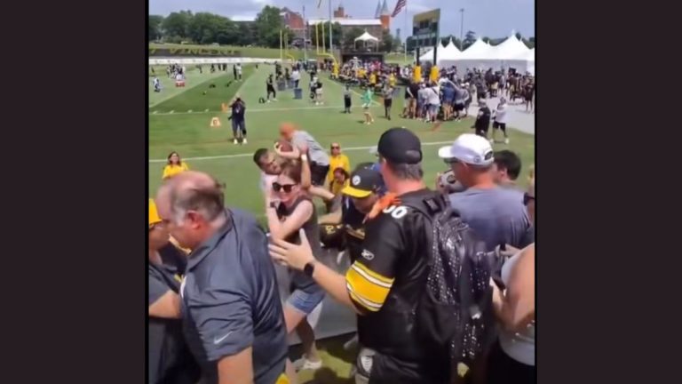 Pat Freiermuth autograph scuffle